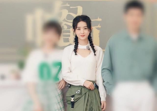  们看到赵丽|赵丽颖《中餐厅》最新路透，遇到宝宝的反应，有没有母爱一眼看出