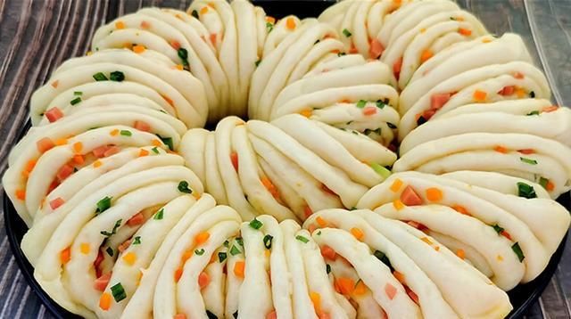 饺子|花卷创新做法:有菜有肉,口感丰富,比包子简单,比饺子还香