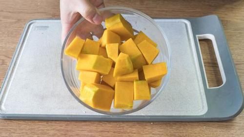 晚饭|晚饭3菜1汤，依然是家常的食材简单的做法，一家人吃得特别满足