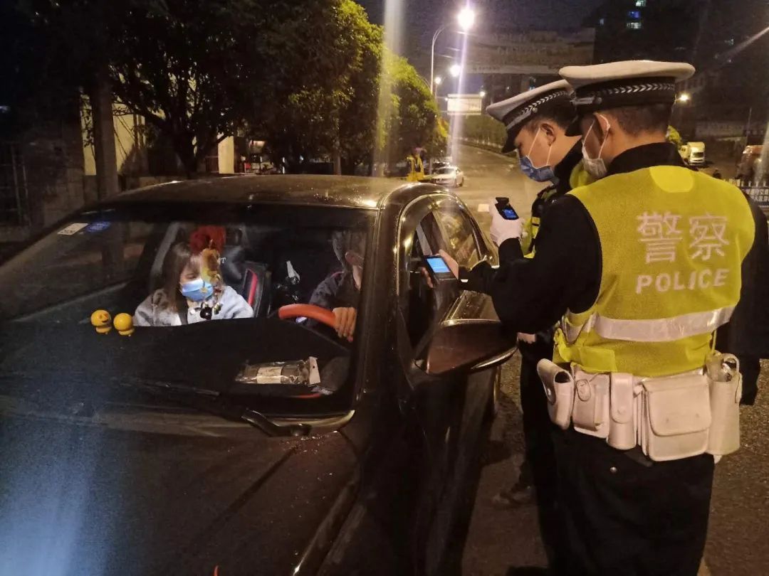 违停|“创文”——息烽交警：即日起严查机动车违停！