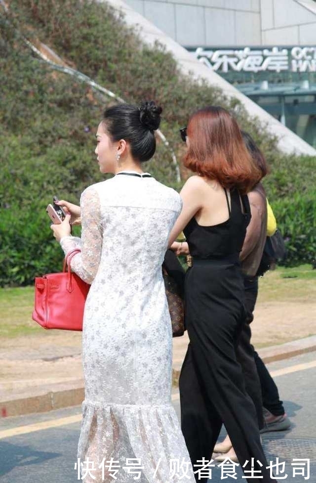 气质|美女穿搭:白色长裙的少女,皮肤白皙身材高挑,气质清新优雅大方