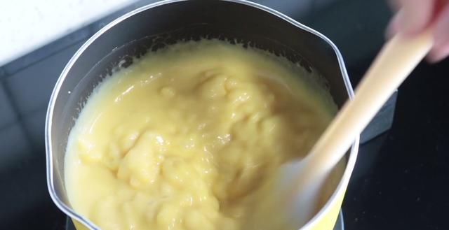 牛奶|自己在家做奶黄包,奶黄馅制作方法是关键,柔软细腻,奶香味十足