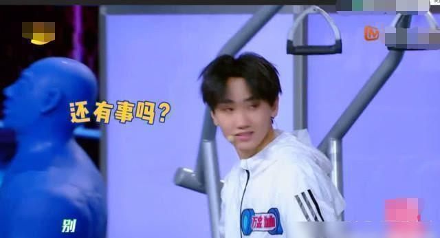  当场|《快本》＂亲儿子＂情商堪忧,上节目只顾宣传自己,何老师当场叫停