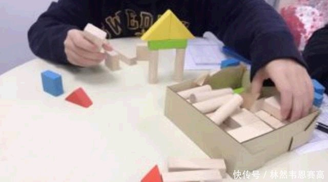 震楼器|孩子扔积木,引楼下邻居不满安装“震楼器”,宝妈后悔“求放过”