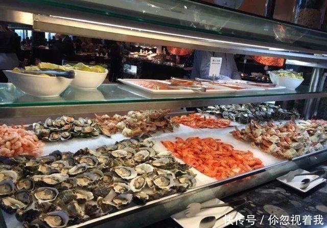 自助|同寝室4个男生吃自助,78元一位,吃了70个生蚝,20盘龙虾