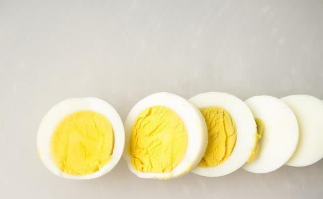 把蛋|烹调科学如何控制水煮蛋,让“蛋黄”固定在正中间不偏移