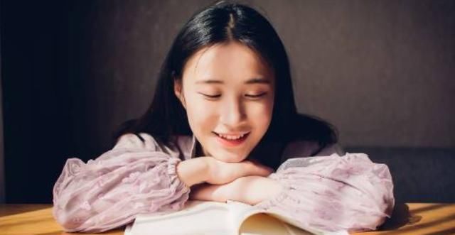 家庭|被富养长大的女孩很自信，也很好骗？有女孩的家庭都该读一读