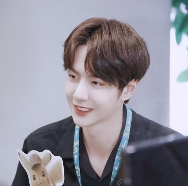  街舞|这！就是街舞，什么神仙综艺？易烊千玺圈粉，今年王一博惹注目