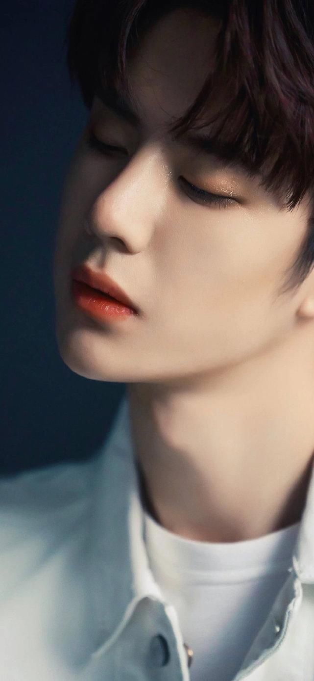  爱豆|每日爱豆 王一博 叫我酷盖 摩托车才是我的老婆