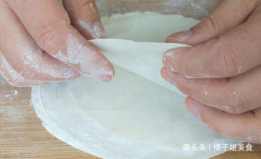 想不到|“饺子皮”最近火了,教你一个想不到的做法,外面都吃不到,香