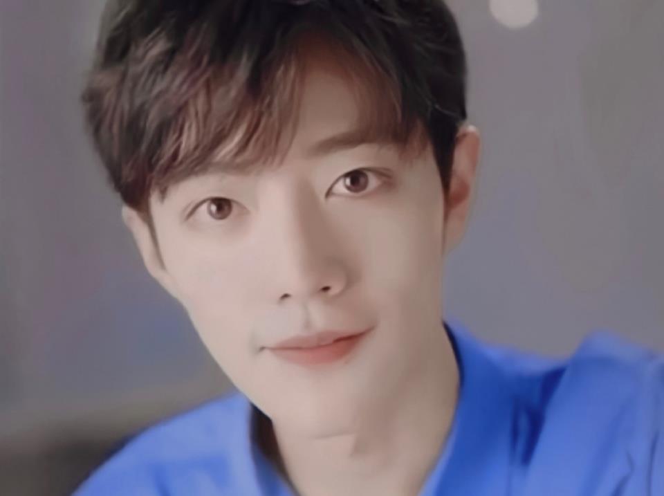 沉默|肖战新造型肌肉明显，健身效果显著，沉默之后换来更好的自己