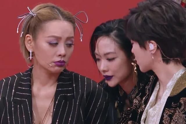 表演|《乘风破浪》王霏霏遭宁静冷眼对待太尴尬,两人隐藏矛盾不可避免