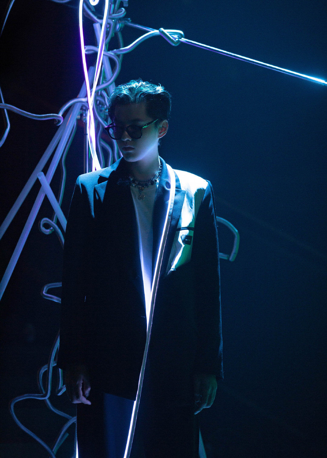  正式|200906 今晚潮玩无届T台秀正式拉开帷幕 看吴亦凡为爱跨次元