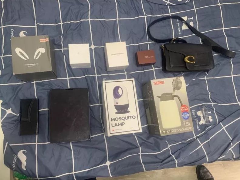 派出所|杭州小伙逛了一次零食店，被“白富美”相中，前后为对方花了26万，结果对方真人220斤