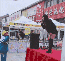  小姐姐|搞笑GIF：小姐姐，你能告诉我吗？你的身材怎么这么好啊！