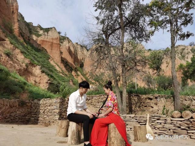 创新|每天一歌||胡燕演唱创新民歌《想你半夜又半夜》MV全网发布！