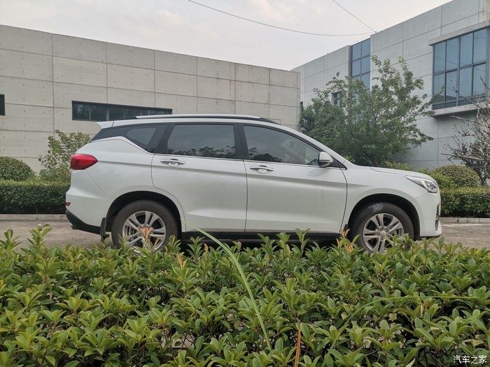  用车|颜值出众，空间宽敞，配置丰富，油耗不高，家庭用车首选哈弗M6！