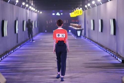  奔跑|奔跑吧李沁开锁好快，黑衣人都放弃了