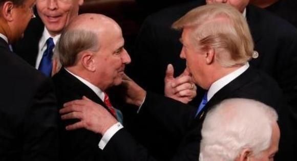  新冠|美国“永不戴口罩”议员确诊新冠，并坚称自己：多带会感染病毒