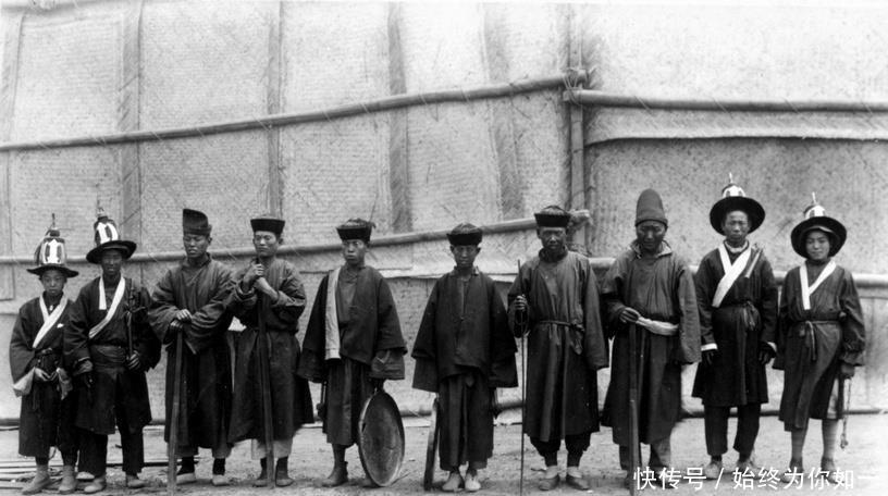 有钱人|张学良统治下的大连老照片,收录了当时有钱人出殡影像!