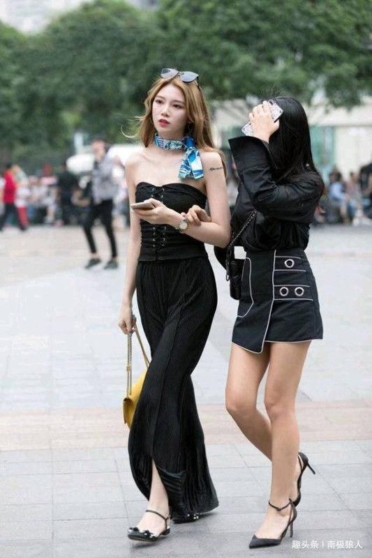  颜值|红花还需绿叶配，美女逛街闺蜜陪，哪一对才是街头的颜值担当呢？