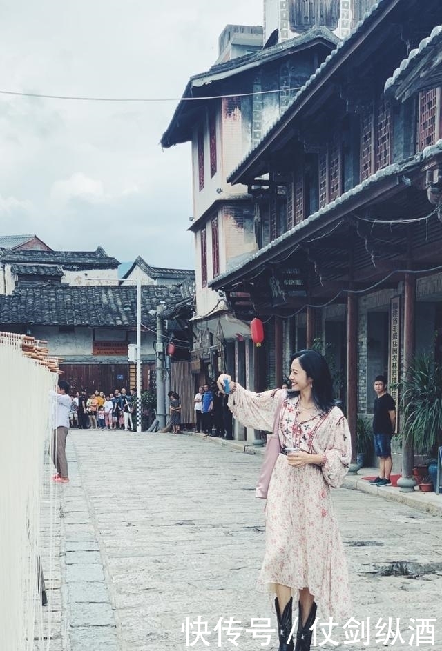 电影界|姚晨周迅罕见同框,电影界灵气代表和电视剧百变女王,谁赢了?