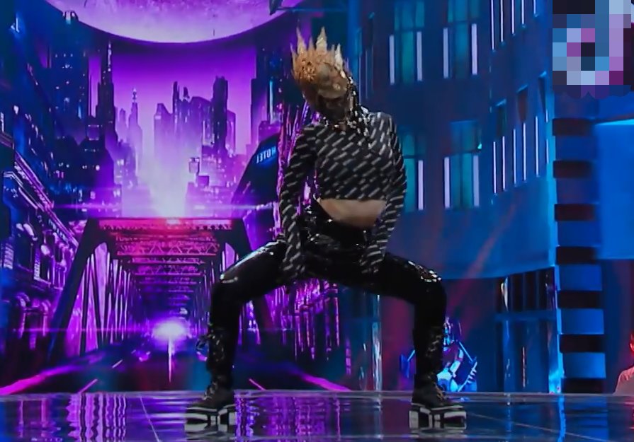  蒙面|孟美岐化身蒙面舞王，暂停看她的卡点动作，果真是“舞台节拍器”