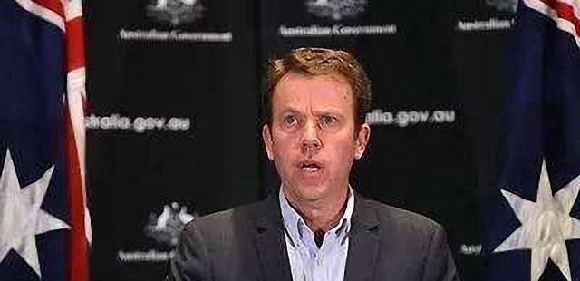  石头砸|搬石头砸自己的脚！澳大利亚突然对华发难，终于尝到苦果了