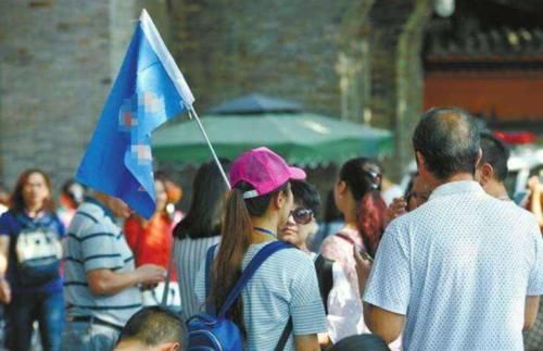 起诉|78岁大爷旅游途中猝死，家属索赔天价赔偿，遭拒后起诉到法院