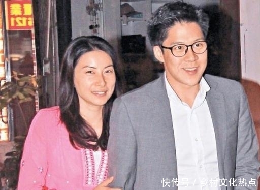 近况|41岁霍启刚近况曝光!压腿看到肚子的肉,动作吃力不忘炫耀郭晶晶