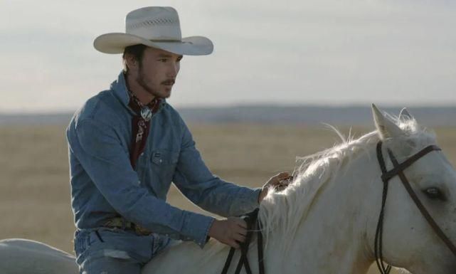  电影节|比肩张艺谋、李安，拍出年度最佳，她成为历史第一人