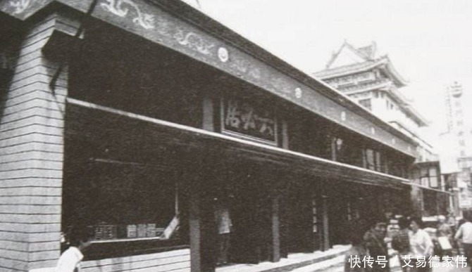 严嵩|一家小店朝中重臣为其题字,多加一笔,现今成营业额上亿的老字号