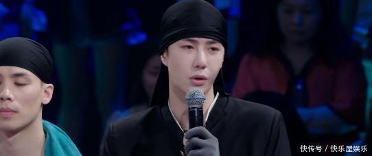 炫酷|王一博带伤上场,水中滑跪炫酷,张艺兴欢乐挑刺:一博没有脱衣服