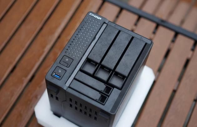 网络|小白入坑网络服务器：五盘位威联通TS-551体验