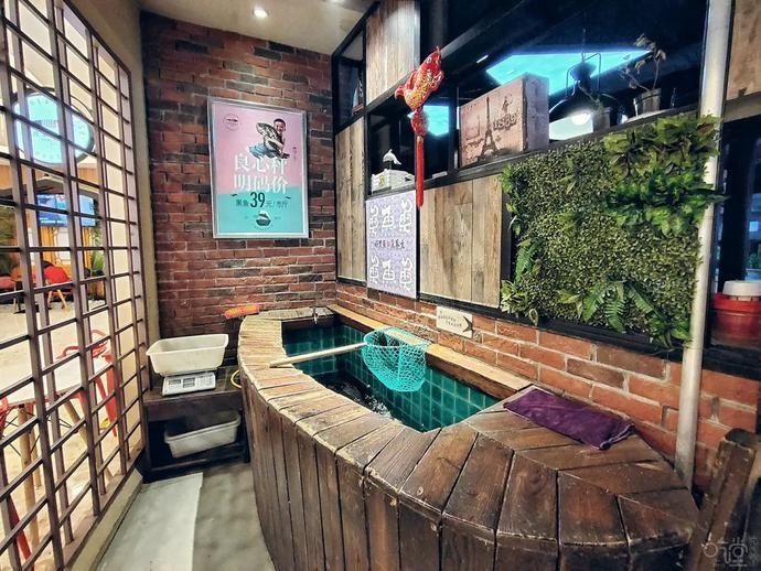 黑鱼|【吃堂】鲜辣酸爽的汤+Q弹嫩滑的鱼,这家店就凭一道菜打天下,够用了!