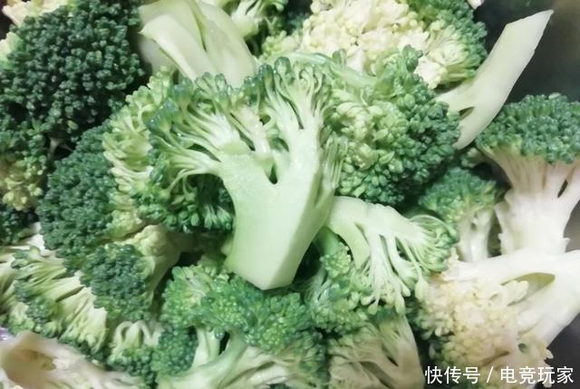 面粉|洗西兰花时,用盐水洗等于吃农药,菜农教你一招,农药残留无影踪