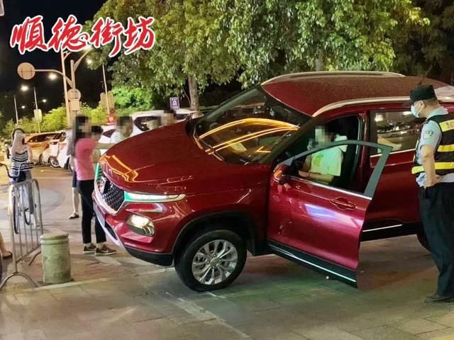  罗定|大良罗定邦中学附近这一幕，实在太尴尬了！点做到噶？