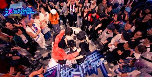  笑话|赵丽颖发文为王一博《街舞3》加油，却因发错话题闹了笑话