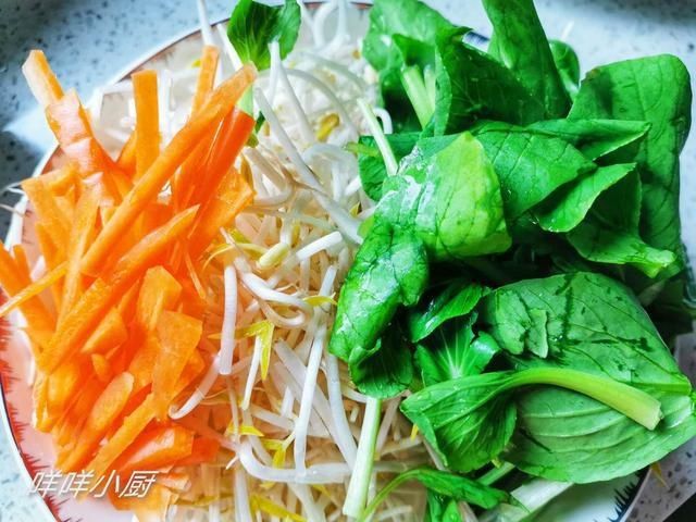  不知不觉|早饭一碗炒面解决，荤素齐全，不知不觉吃到撑，方法简单易学