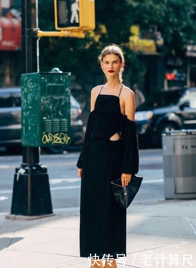 穿碎花裙|50岁的女人，建议远离以下3套“显老造型”，容易穿出大妈即视感