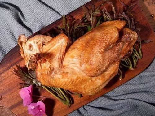 关火|店员睡过头忘记关火,最后把锅烧干,竟意外做出一道经典美食