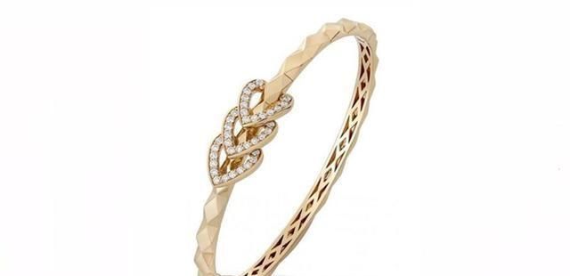  浪漫|珠宝因心形变得更浪漫，Garrard的权杖之心，「Aloria」时尚珠宝