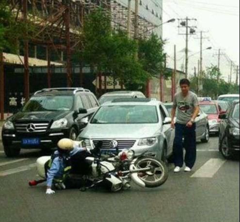  跳舞|搞笑囧图：跳舞的女孩子看似温柔，但她们和女汉子就差一步