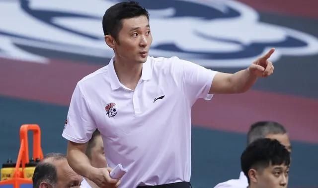  能成|刘炜又双叒叕赢了！天生主帅的料，未来他能成国家队主帅吗？