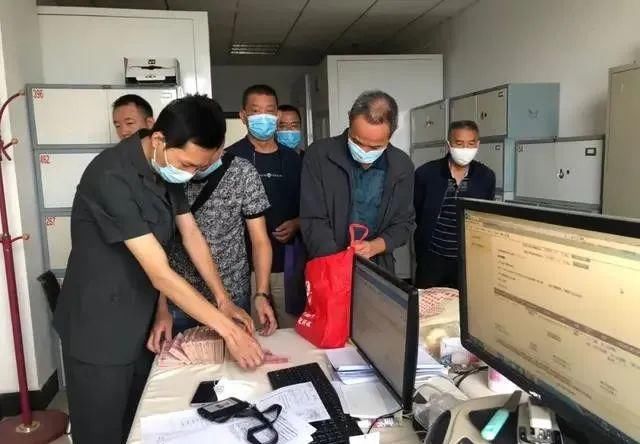  喜宴|喜宴变“丧宴”!婚礼上20人中毒2人死亡!主人及厨师承担百万赔偿