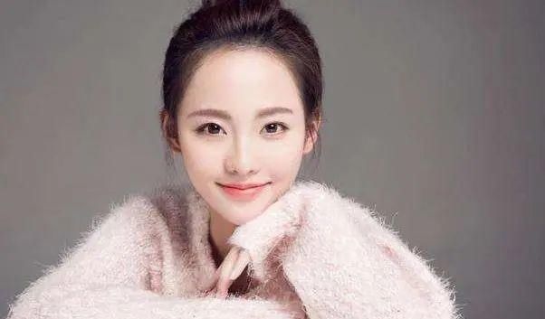  偷生|王思聪骂她“地摊婊”，一怒弃4500万打胎费，偷生孩子成赢家