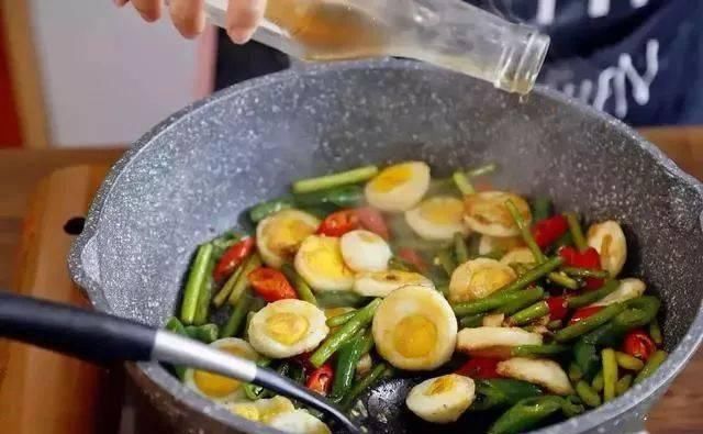 个个|鸡蛋超过瘾的吃法,吃一口满嘴香,招待客人个个都说好!