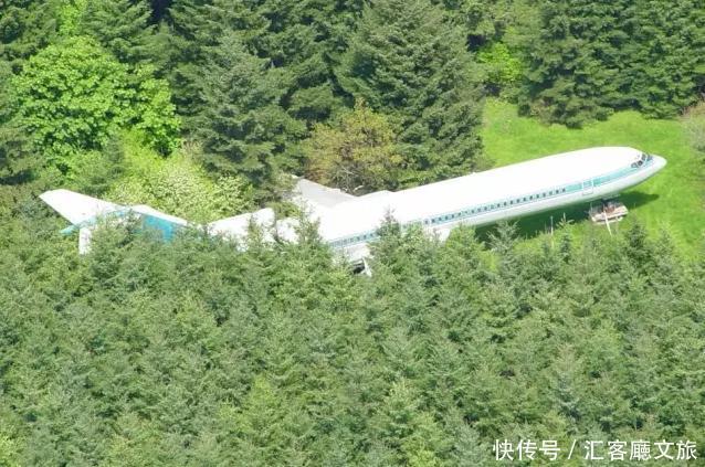  改成|69岁老人逃离城市，将报废飞机爆改成三室一厅山景房！