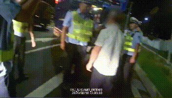  只顾|昨晚9名司机出来趁乱违法，以为交警只顾抗台风，大错特错！