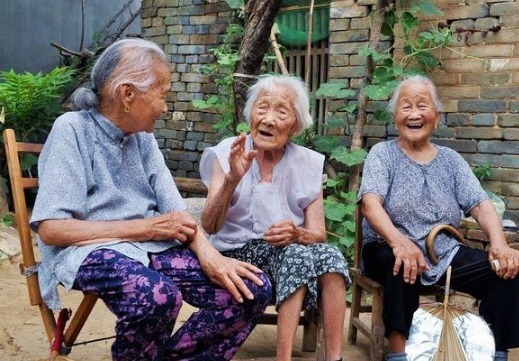  留守|现在农村突现“假寡妇”，留守光棍数量大增，为什么不出去打工